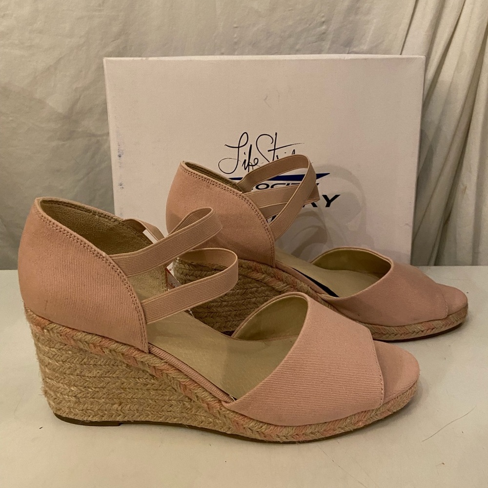Life Stride blush canvas wedge shoes with peep toes , ankle straps size 10 NWT